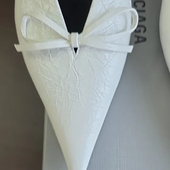 Balenciaga Women's White Bow-Detail Mules - Picture 4 of 9